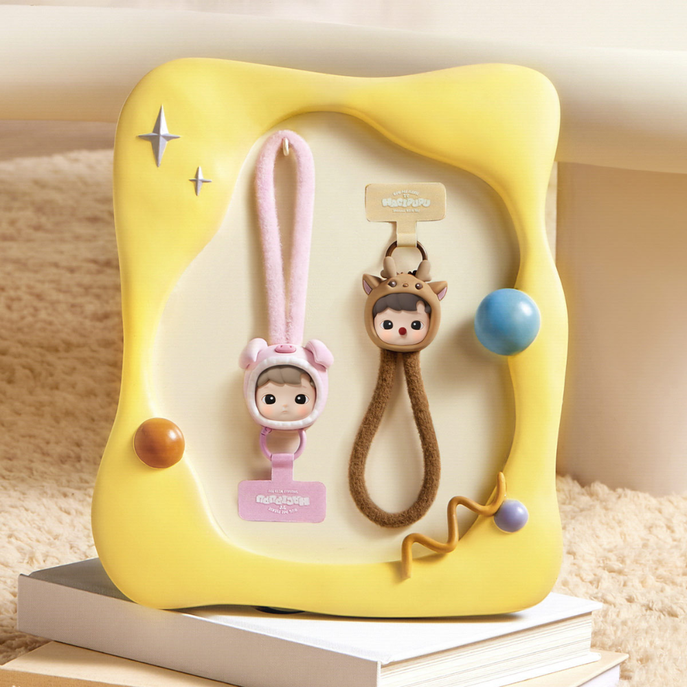 Pop Mart HACIPUPU Snuggle With You Lanière Téléphone Exclu by POP MART INTERNATIONAL GROUP LIMITED