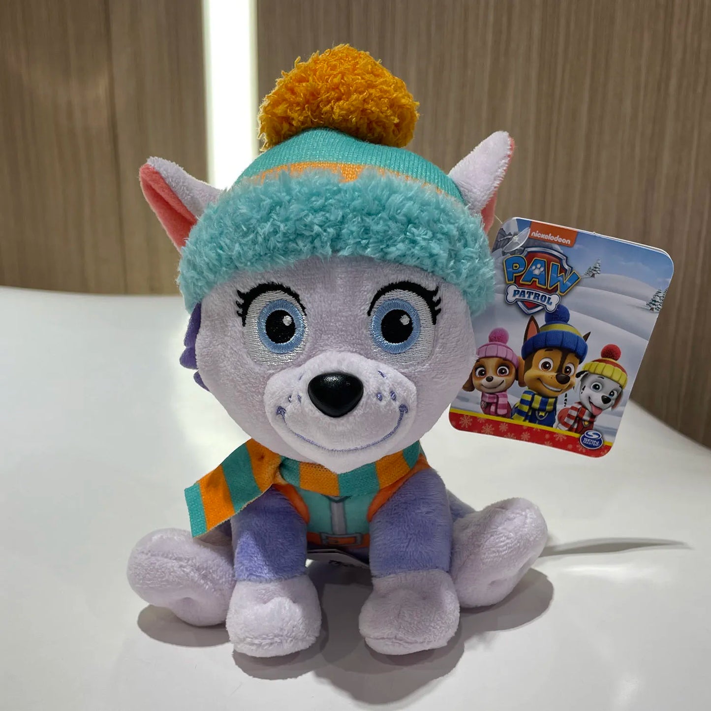 Original PAW Patrol Holiday Style Skye Chase Everest en écharpe et chapeau Jouet en peluche sous licence officielle pour les âges de 1 et plus de 6 pouces 15,2 cm