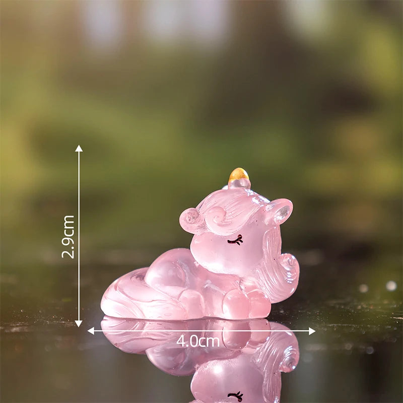 Statue de licornes miniatures de dessin animé, décoration de maison, accessoires de décoration de maison, poupées licorne lumineuses mignonnes Kawaii, cadeaux