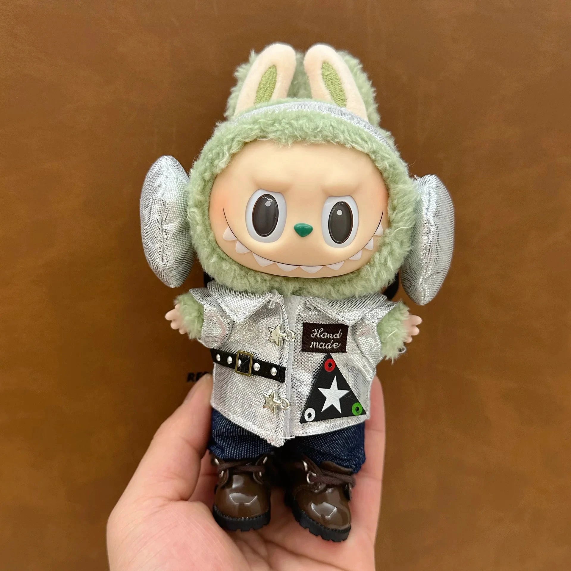 Labubu Accessoires et Vetements Miniatures Tissu Doux Premium Edition Limitee Pour Collectionneurs by Mon Labubu