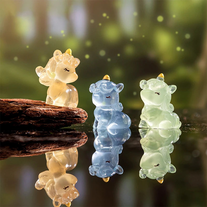 Statue de licornes miniatures de dessin animé, décoration de maison, accessoires de décoration de maison, poupées licorne lumineuses mignonnes Kawaii, cadeaux
