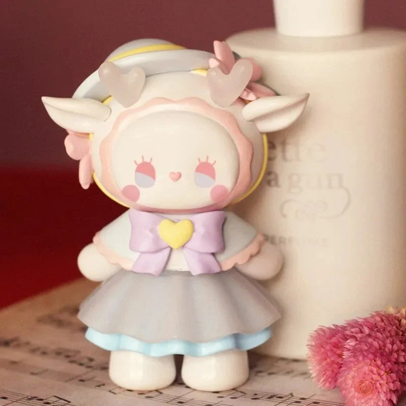 Figurines de la forêt secrète, Anime Emma, boîte aléatoire aveugle, jouets, figurine d'action Kawaii, modèle de bureau, boîte mystère, cadeau, Collection de poupées